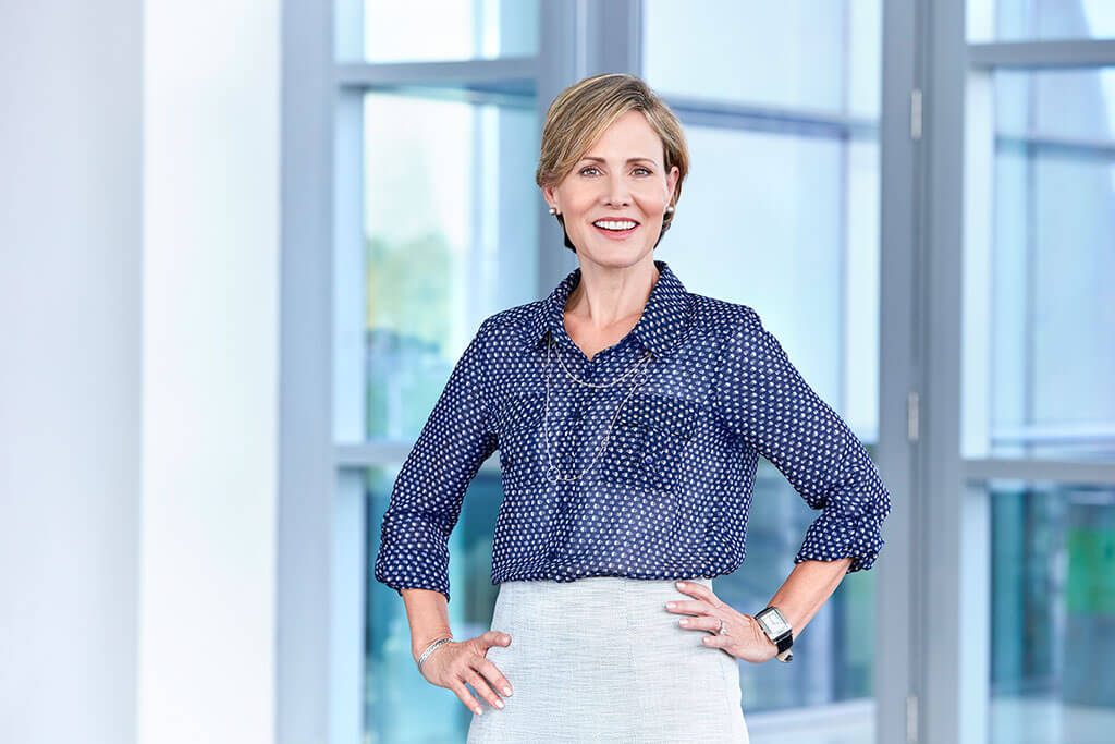 微笑专业人士的肖像图像