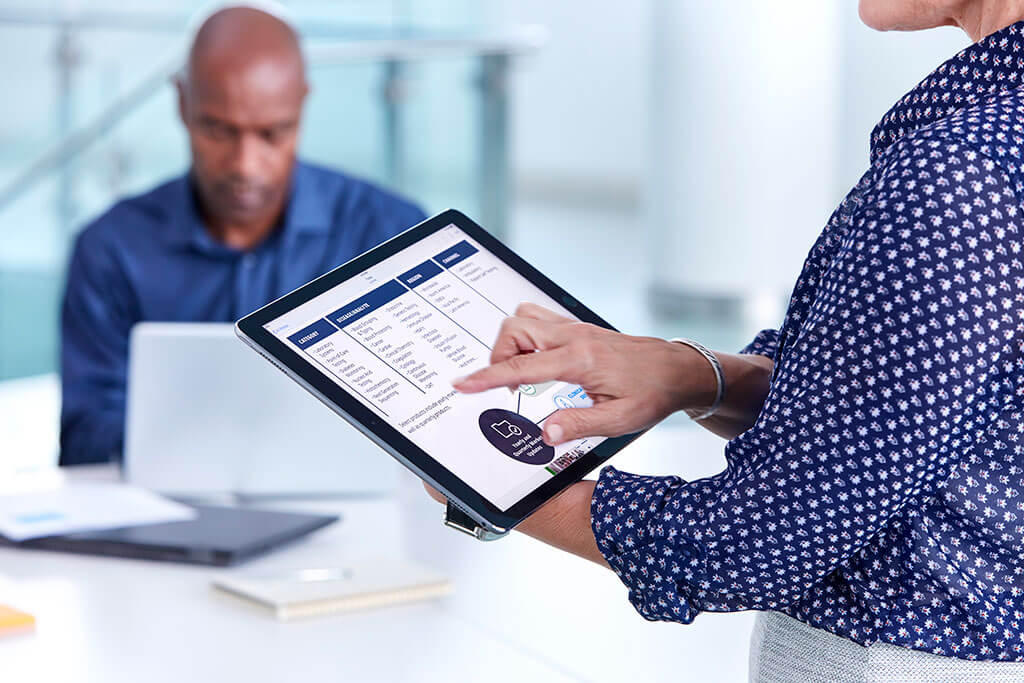 手提上的平板电脑